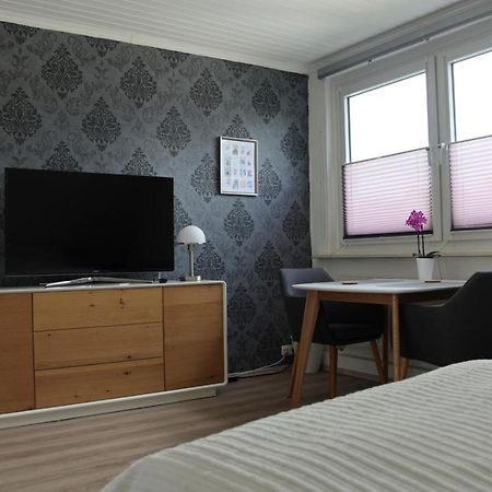 Privatzimmer Mit Eigenem Bad Und Kueche Burgwedel  Bagian luar foto