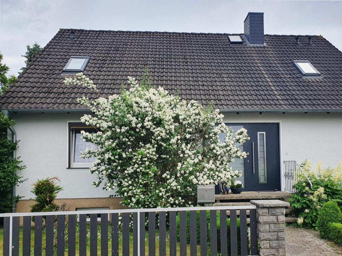 Privatzimmer Mit Eigenem Bad Und Kueche Burgwedel  Bagian luar foto