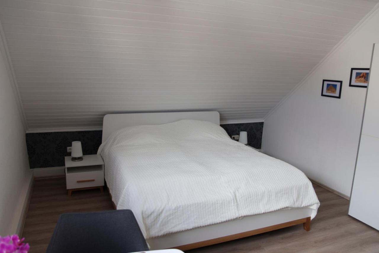 Privatzimmer Mit Eigenem Bad Und Kueche Burgwedel  Bagian luar foto